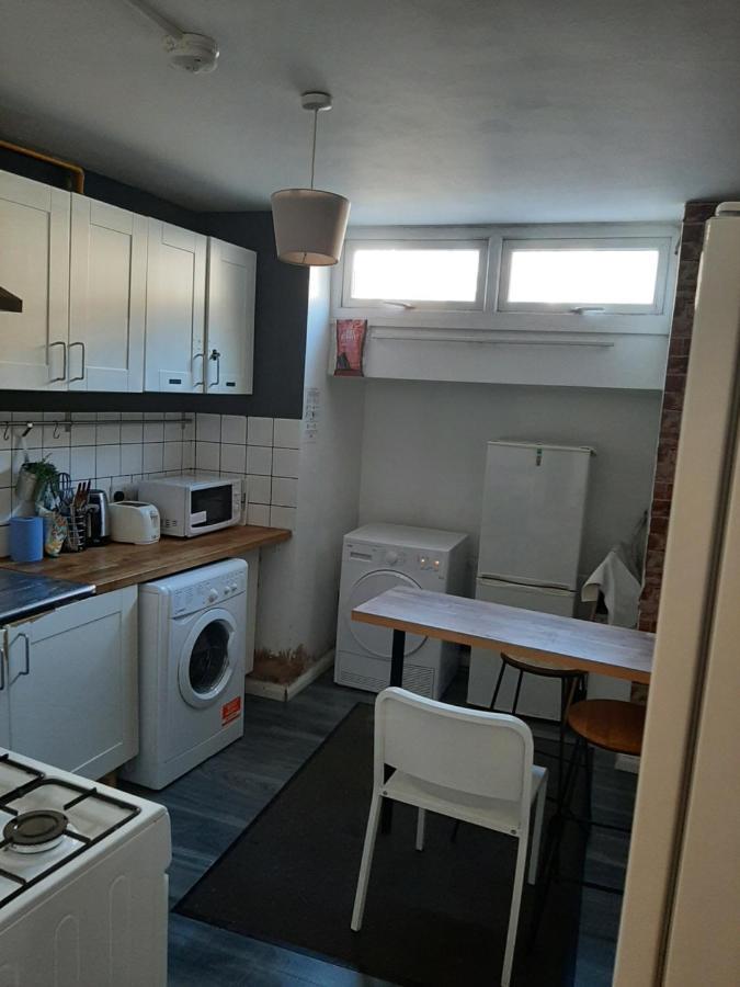Single Room With Underbed 8 Londres Exterior foto